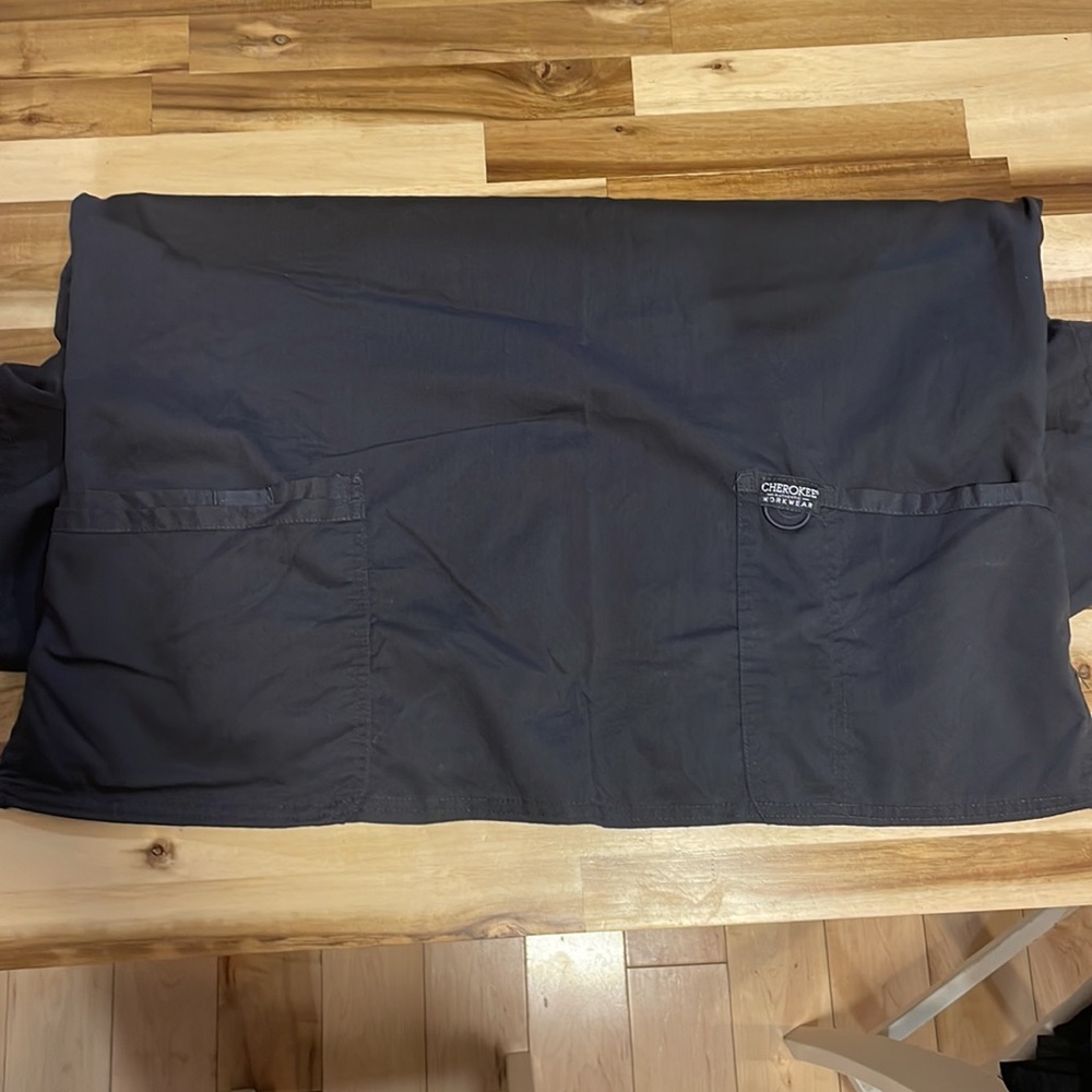 Grey Cherokee Scrubs - XL top and XL Petite bottom - Picture 3 of 4